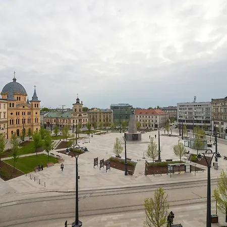 Spacious In The Center Of By Renters