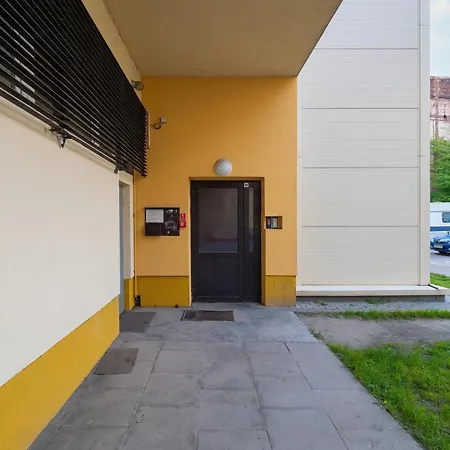 公寓 Spacious In The Center Of By Renters 罗兹