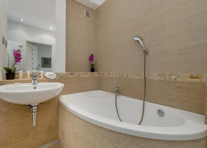 Spacious In The Center Of By Renters Lejlighed