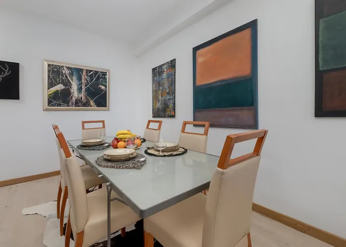 Spacious In The Center Of By Renters *