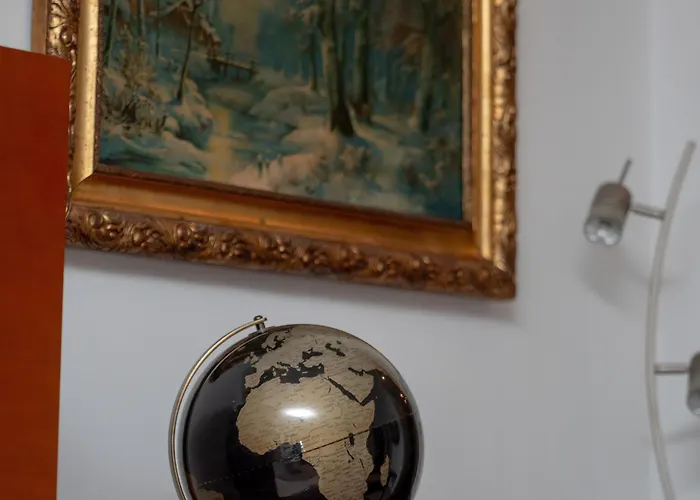 Spacious In The Center Of By Renters *